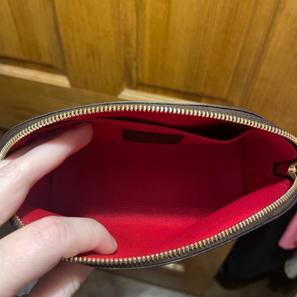 Louis Vuitton cosmetic pouch - Picture 5 of 6